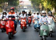 Peringati Hari Sumpah Pemuda, Danny-Fatma Keliling Makassar Naik Vespa Bareng Skuteris se-Sulsel