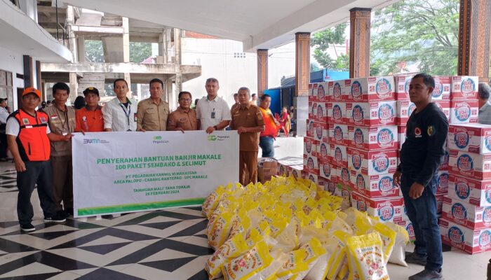 Peduli Korban Banjir Makale, Pegadaian Kanwil Makassar Salurkan Bantuan