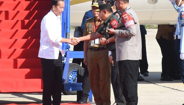 Selaku Pangkogasgabpad, Pangdam XIV/Hsn Melakukan PAM VVIP Kunker Presiden RI di Wilayah Sulbar