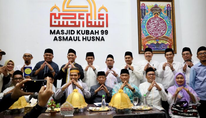 Danny Pomanto dan Ribuan Jemaah Semarakkan Ngaji Bersama UAS di Masjid Kubah 99