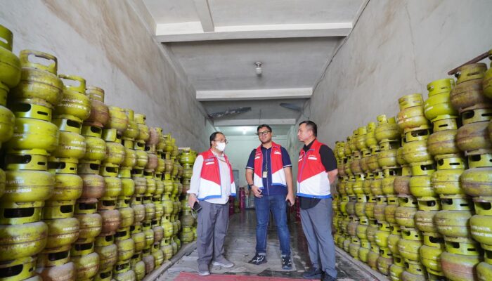 Pertamina Patra Niaga Sulawesi Bersama Pemerintah Daerah Lakukan Sidak Pangkalan LPG 3 Kg, Pastikan Ketersediaan Stok dan Harga Sesuai HET