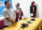 Menu Baru Saoenk Cobek : Bebek Goreng Rempah & Ketan Naga Hitam