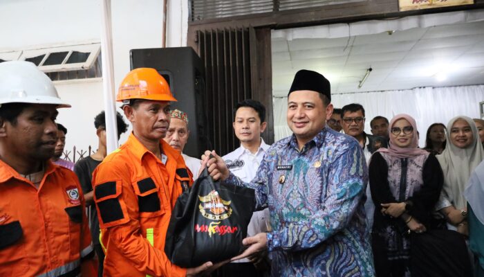 Wali Kota Makassar Apresiasi Bakti Sosial HDCI Salurkan Paket Sembako untuk 1.000 Petugas Kebersihan