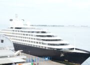 Kapal Pesiar MS Scenic Eclipse II Kembali Kunjungi Pelabuhan Makassar, Bawa 161 Wisatawan
