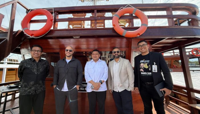 Dari Phinisi ke Panggung Konser, Maher Zain Nikmati Pesona Makassar