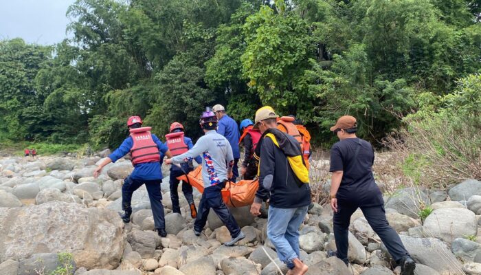 Air Bah di Sungai Kalimborang Maros, Dua Wisatawan Ditemukan Meninggal Dunia