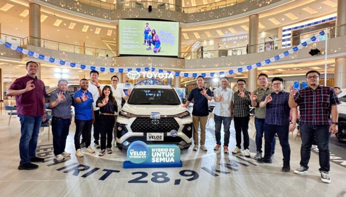 Hadirkan “Toyota Space” di Makassar: Dekatkan Teknologi Hybrid EV melalui New Veloz Hybrid EV