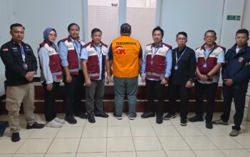 OJK Serahkan Tersangka dan Barang Bukti Kasus PT Asuransi Jiwa Prolife ke Kejaksaan Negeri Jakarta Selatan