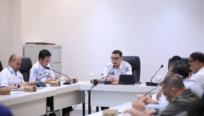 Sekda Pimpin Rapat Lintas Sektor, Pemkot Makassar Perkuat Penanganan Kabut Asap