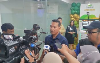 Heboh! Cetak Emas Fisik Semudah Tarik Tunai, Pegadaian Hadirkan ATM Emas Pertama di Makassar
